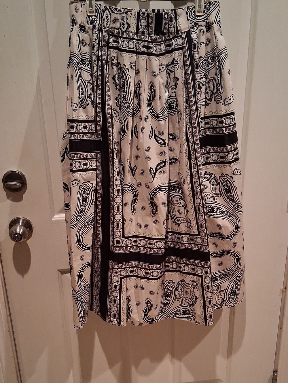 Halogen Black & White Paisley Bandana Midi Skirt - Picture 2 of 10